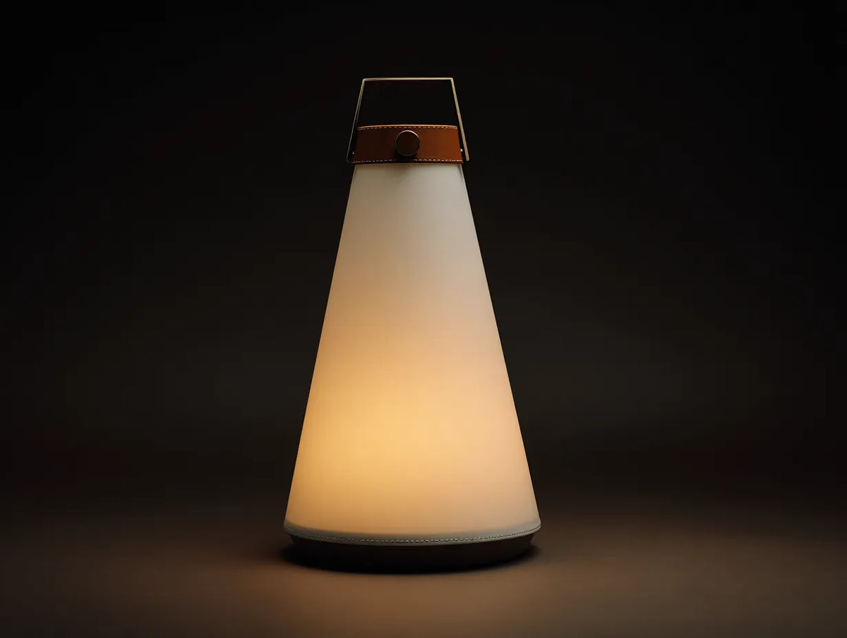 Tragbare Außenlampe 18×18×36 cm - Kunststoff und Metall - beige-braun - warmes Licht - mit Tragebügel
